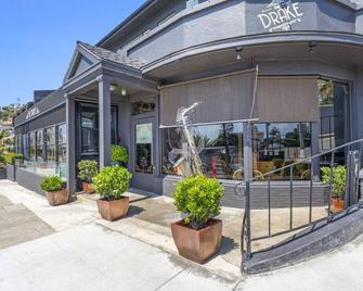 Penthouse Steps from Victoria Beach 180 degree ocean views - Laguna Beach - Building