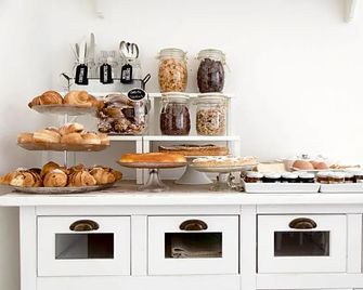 aMarti Suites B&B - Santo Stefano di Magra - Buffet