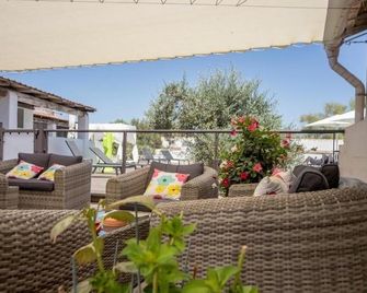 Hôtel La Palunette - Saintes-Maries-de-la-Mer - Patio