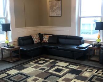 Suite 3 Eighteen - Shelbyville - Sala de estar