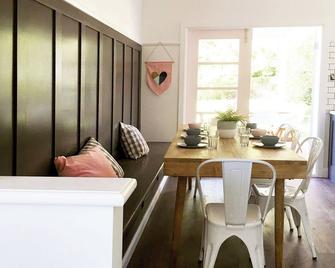 Audreys Style and comfort - Nowra - Eetruimte