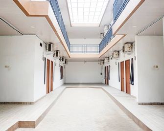 Hotel O Kanajiwa Guesthouse 2 - Bandar Lampung - Couloir