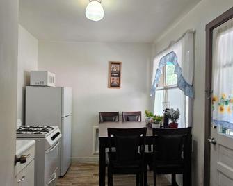 Cedar Lodge Motel - Dunsmuir - Comedor