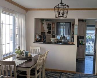 Private Resort Like Oasis in Point Pleasant - Point Pleasant Beach - Jadalnia