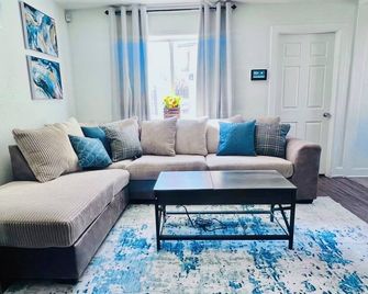 Colorado Guest House Close To Red Rocks, Mountains, & Minutes From Denver City - Lakewood - Sala de estar