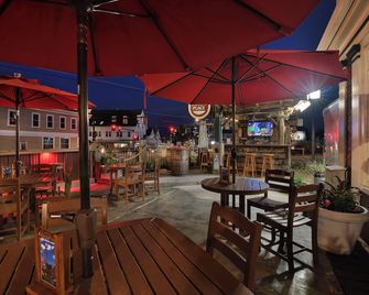 Lamies Inn & The Old Salt Tavern - Hampton