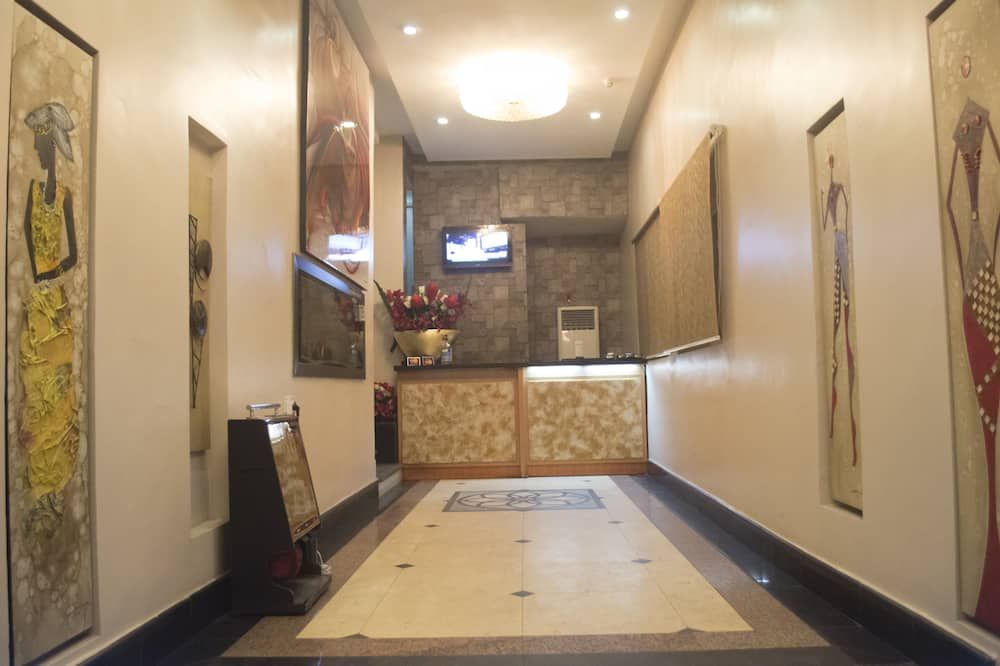 GrandBee Suites thumbnail 3