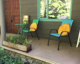 Home by the sea. North Galiano Island. - Galiano Island - Patio