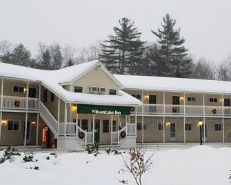 Wilson Lake Inn & Suites - Wilton - Edificio