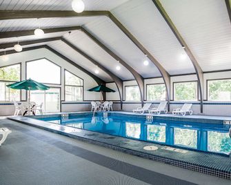 Quality Inn and Suites Des Moines - Merle Hay Road - Des Moines - Pool