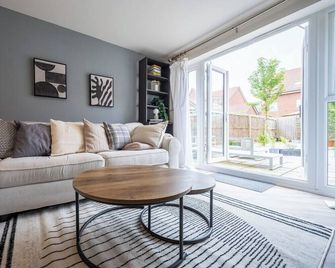 Clover House By Tå· Sa - Corley - Living room