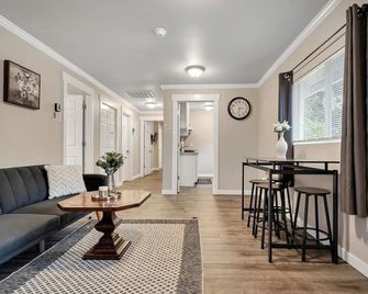 Judkins Guesthouse 3 Bedroom Duplex - Seattle - Salon
