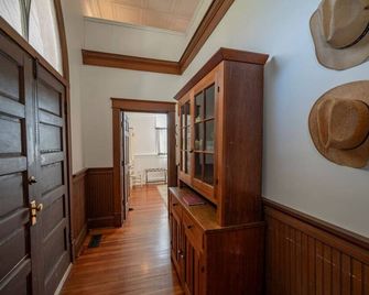Serene History-Soaked Retreat | Va Countryside - Goode - Hallway