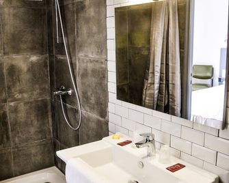Hotel Les Arbousiers - Calvi - Kamar Mandi