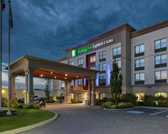 Holiday Inn Express & Suites Belleville By IHG - Belleville - Edificio