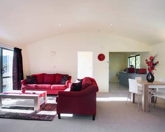 Okareka Escape - Rotorua - Living room