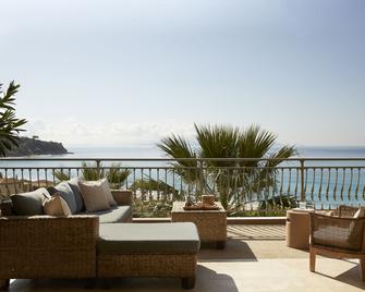 F Zeen Kefalonia - לואורדטה - מרפסת