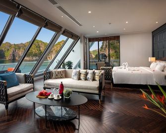 Stellar of the Seas - Ha Long