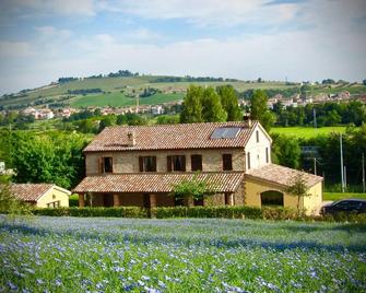 Agriturismo La Vecchia Fonte - Castelbellino - Edificio