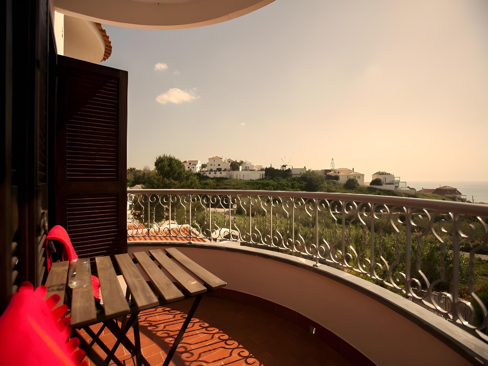 Ericeira Chill Hill Hostel & Private Rooms - Peach Garden - Ericeira - Balcony