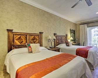 Villa La Estancia Condo Pools, Hot Tub, and Balcony - Cabo San Lucas - Bedroom