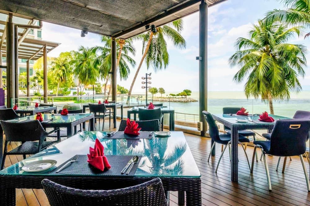 ميركيور بينانج بيتش