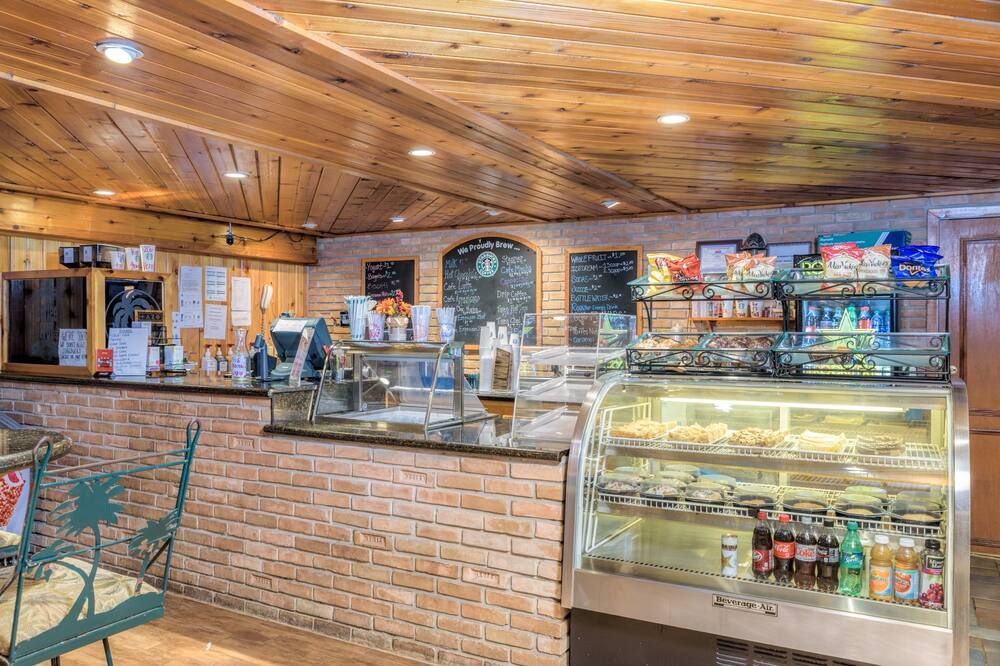 آيلا جراند بيتش ريزورت - سوث بادري ايلاند - بار