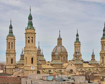 Catalonia El Pilar - Zaragoza - Oleskelutila