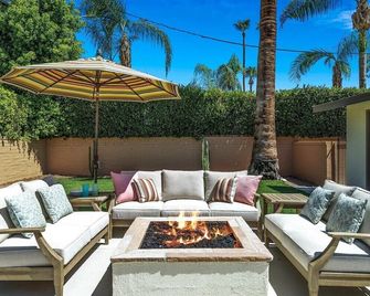 Deepwell Vacation Rental - Palm Springs - Pati
