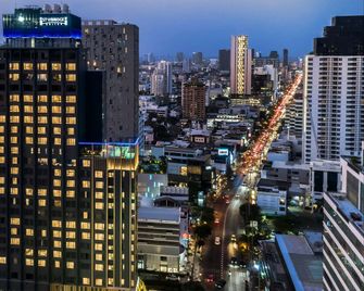 Staybridge Suites Bangkok Thonglor By IHG - Bangkok - Building