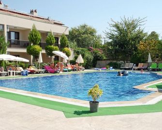 Hotel Binlik - Dalyan (Mugla) - Zwembad
