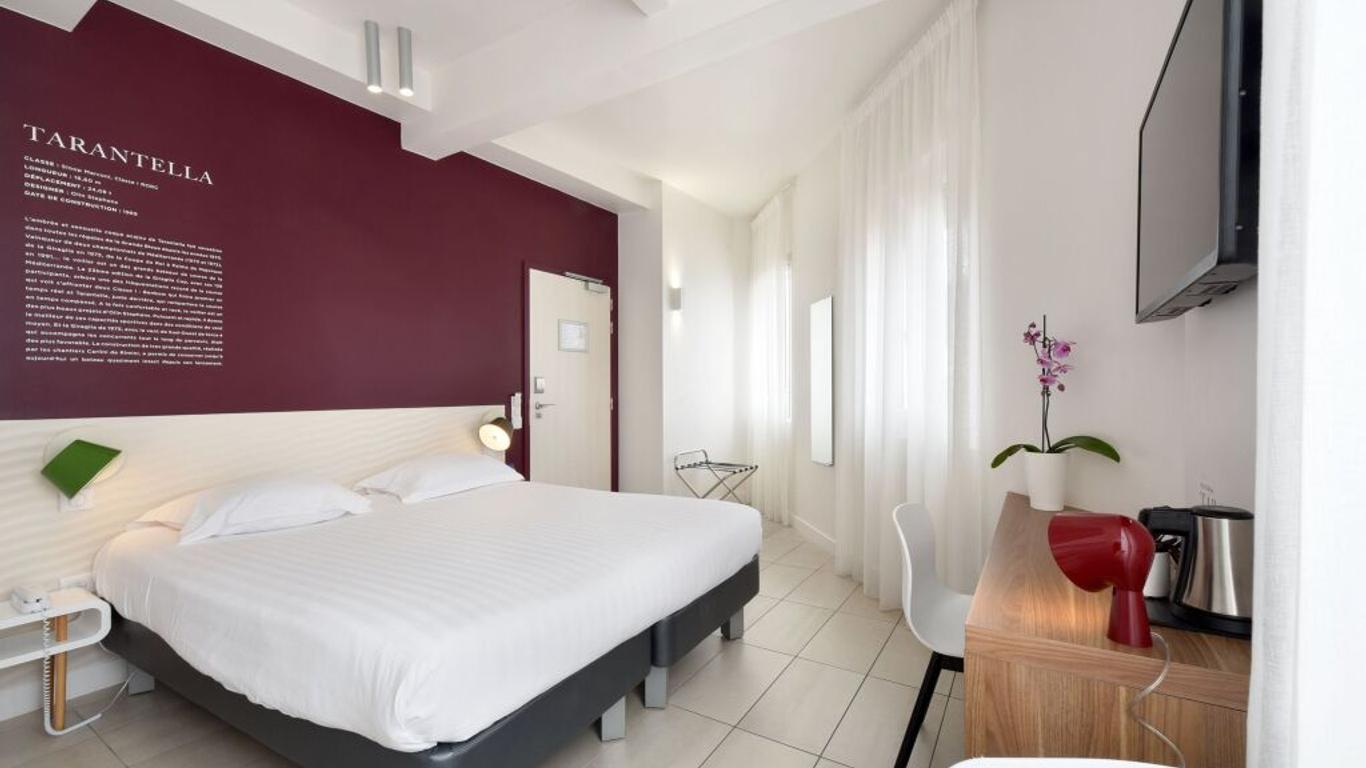 ليه فويل أوتل