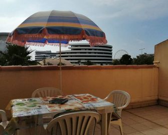 2 Bed duplex apartment / Mont St Martin - Le Cap d'Agde - Balcon