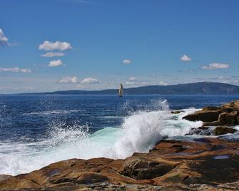 Dragonwood Castle on Waterfront with Stunning View - Prospect Harbor - Beach