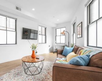 ✮unique 1br | Walk To Njpac/Njpenn | 30min To Nyc✮ - Newark - Sala de estar