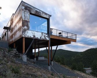 Timberline Haus - Deck, Hot Tub, Fire Pit & Views! - Nederland - Edificio