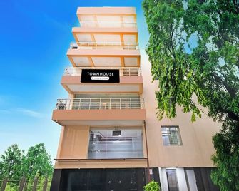 Super Townhouse Sahayogi Nagar Near Big Bazaar - Dhanbād - Building