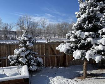 Quiet location - Close to everything and backs to greenbelt! - Broomfield - Outdoors view