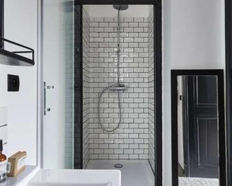 Le Boutik Hotel - Annecy - Bathroom