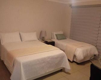 Newlands East Home With A Beautiful View - Durban - Bedroom
