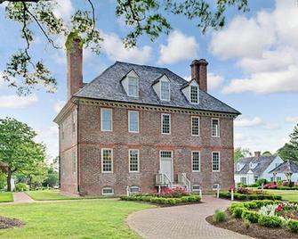 1 Bdrm Condo ~historic Powhatan Resort~ Indoor & Outdoor Pools & Hot Tubs!! - Williamsburg - Building