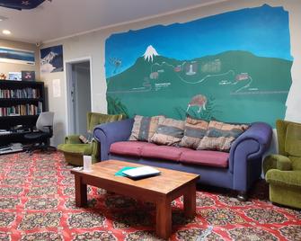 أريكي باكباكرز - نيو بليموث - غرفة معيشة