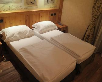 Hotel Miravidi a Cervinia - 布勒伊-切爾維尼亞 - 臥室