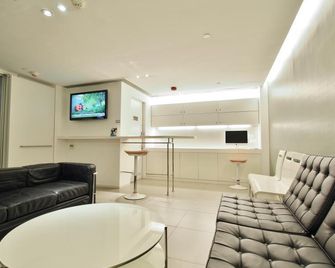 60 West Hotel - Hong Kong - Living room