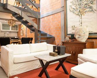 Contemporary beautiful home in Lush area - Cuernavaca - Living room