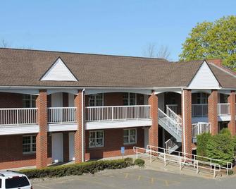 Clipper Ship Inn - Salem - Building