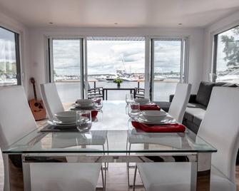 Yacht Club de Trois-Rivières 2 - Maison flottante - Trois-Rivieres - Yemek odası