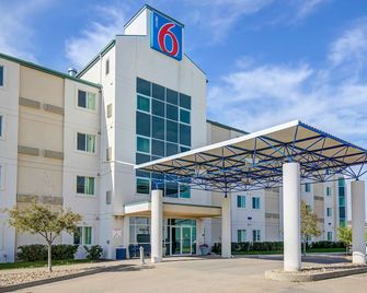Motel 6 Grande Prairie - Grande Prairie - Bygning