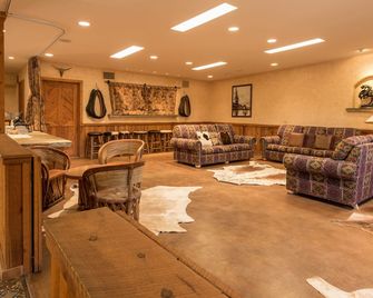 White Stallion Ranch - Marana - Salónek