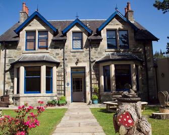 Airlie House Self-Catering - Callander - Building